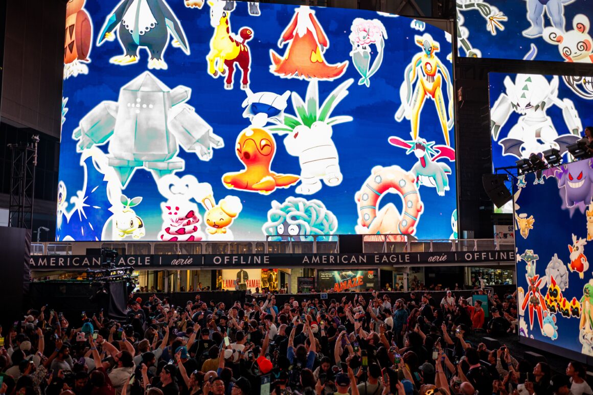 Thousands of ‘Pokémon Go’ Players Descend on Times Square to Defeat Mewtwo